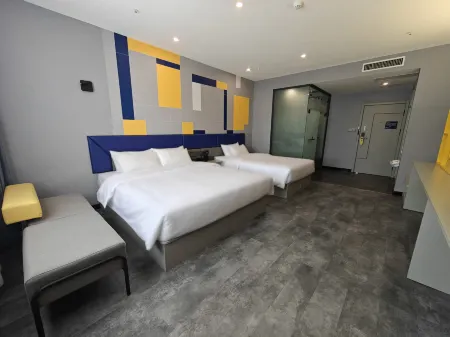 7Days Inn Hotel (Gaoping Jianshe Nan Road Hongqi Shenghuo Square)