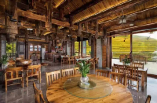 竜勝雲漫田間観景中国式旅館