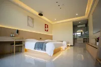 Maple Bridge Night Homestay (Qingshui River Store)