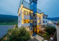 Floral Hotel·Dusk Yunxi Beauty hotel (Wuyuan Huangling Scenic Area Store) فنادق في شانغ راو