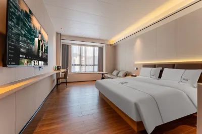 Baixuan Hotel (Dinghu Wanda Plaza) Hotels near Ziyungu