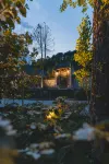 Qujia Courtyard Guesthouse - Mountain view