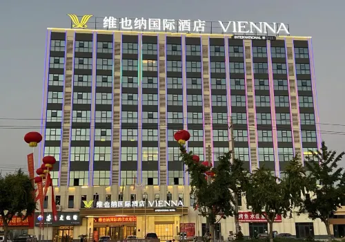 Vienna International Hotel (Wanbang Branch, Yingbin Avenue, Zhecheng, Shangqiu) Hôtels à : Zhecheng