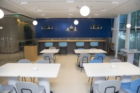 Home Inn (Sports Center, KangBo Avenue, Dezhou Development Zone) Отели рядом с достопримечательностью «Dezhou Botanical Garden»