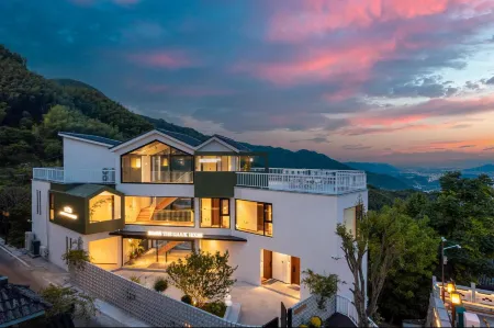 THE LUUUK HOUSE Отели рядом с достопримечательностью «Sanyintan (The Three Hidden Pools)»