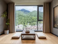 The mountain is the mountain Hotels in Kangding