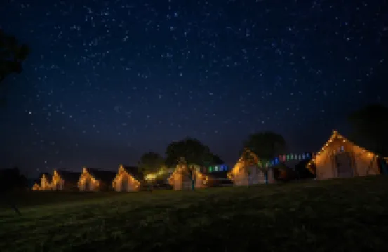 Jishu Miaoji Sunset Hot Spring Resort Hotel Hotels near Glory - Castle In The Sky