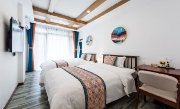 Mansu·Qingchengshan Shangshan Villa (Qingchengshan High-speed Railway Station Branch)