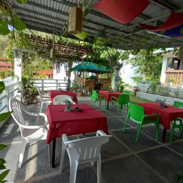Bellevue Resort Puerto Galera Отели рядом с достопримечательностью «Пляж Сабанг»