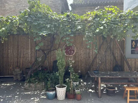 Huangcheng Xiangfu Yulou Inn Отели в г. Янчэн