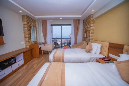 Hotel Pokhara Village & SPA