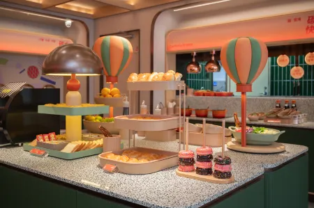 Orange Hotel (Kaifeng Millennium City Park Drum Tower Square) Отели рядом с достопримечательностью «Longting Scenic Area»