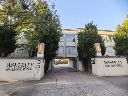 The Waverley International Hotel Отели в г. Глен-Уэйверли
