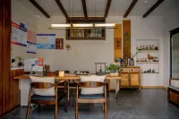 Chuyun Homestay (Luoyi Ancient City Cross Street Branch)