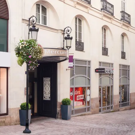 Hôtel Mercure Nantes Centre Passage Pommeraye Отели рядом с достопримечательностью «Иль-де-Версаль»