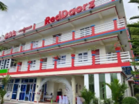 RedDoorz @ S and L Apartelle Daraga Albay Hoteles en Daraga