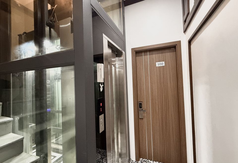 더 퀸 호텔 & 스파 2