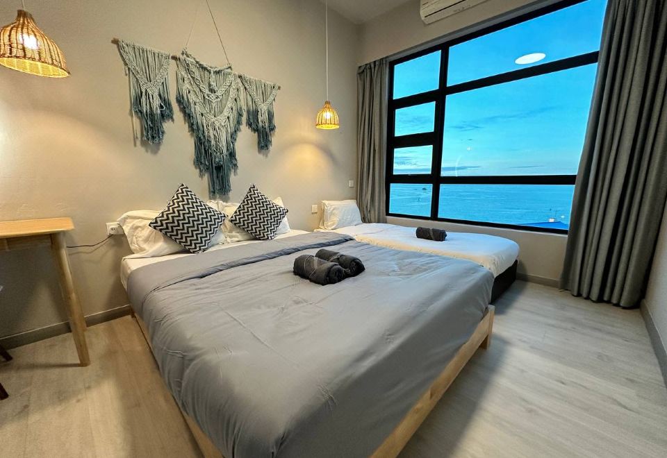 5. L Homest..