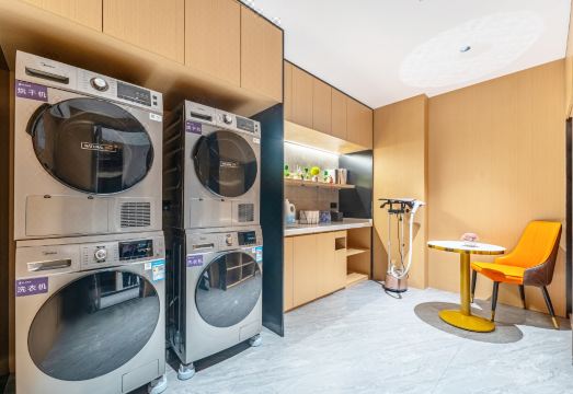 이롱 호텔 (선전 중잉제 샤터우자오 지하철역 지점)