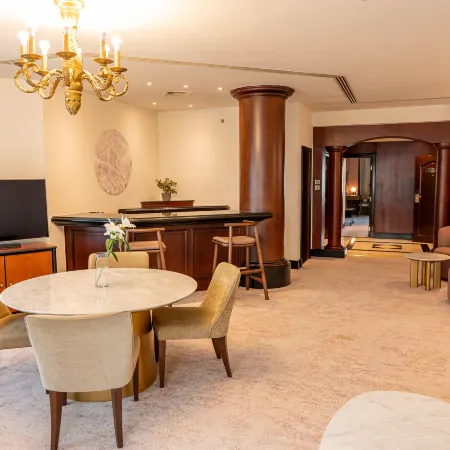 Majestic Cove Hotel Отели рядом с достопримечательностью «Торговый центр City Centre Deira»