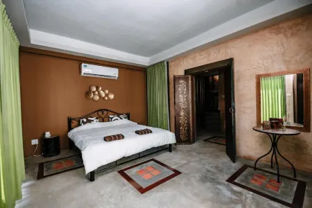 Thai Authentic House Отели рядом с достопримечательностью «Bann sukhawadee»