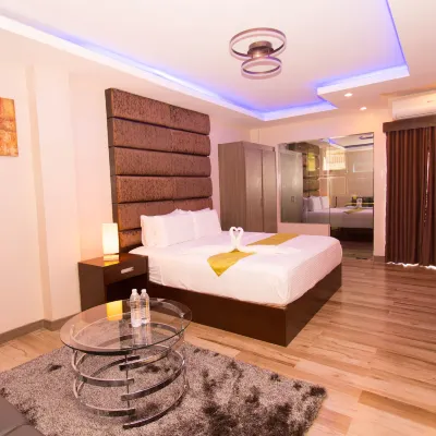 Extension Grand Central Hotels near MarQuee Mall