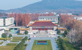 Nanjing Museum Ruijin Road Atour Light Hotel