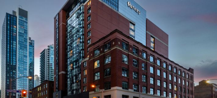 Revery Toronto Downtown, Curio Collection by Hilton Hotels in Toronto
