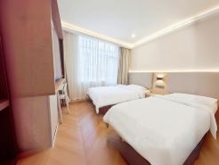 Blue Whale Homestay (Nanjing Xinjiekou Daxinggong Subway Station)