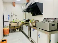 Kailash Youth Hostel Hotel di Yining