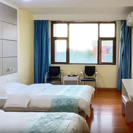 Tuwo Holiday Hotel (Binhai Yinxia Plaza)