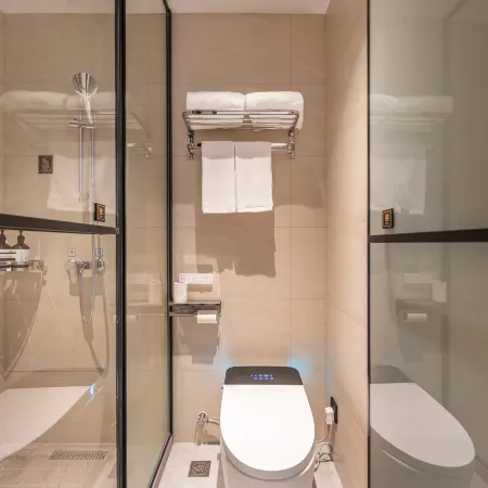 Elong Me Anlai Hotel (Shanghai Global Harbor Meiling North Road Subway Station)