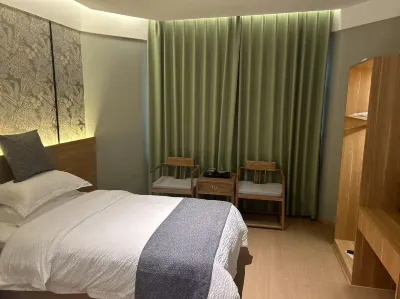 Bailongtan Chaxi Xiaoyuan Homestay (Xinyang) Hotels near Shihegang Town