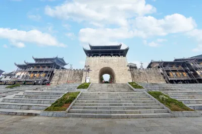Best Homestay Hotels near Courtyard of Family Fan