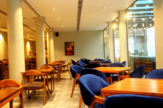 Fairway Colombo - Sri Lanka's First Hotel With Robot Technology