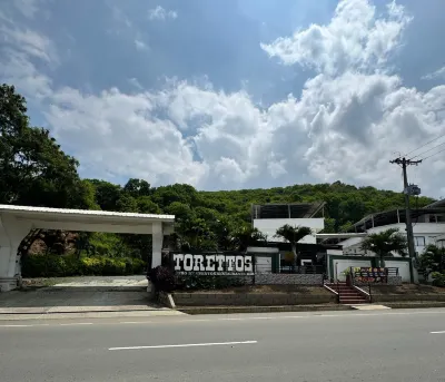 Torettos Hotels in La Esmeralda