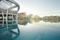 A by Adina Vienna - Rooftop Pools