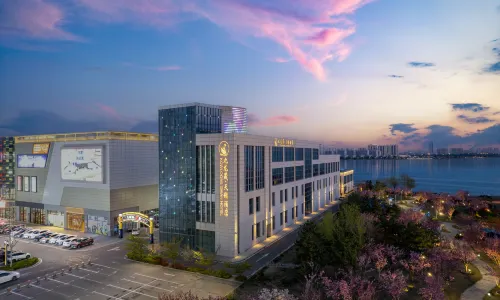 Jiulongsheng Swan Hotel