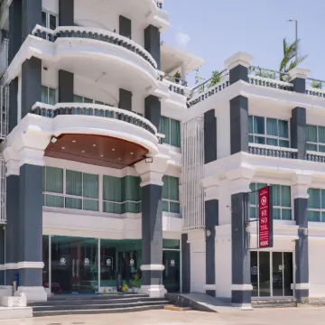 Jomtien Hisotel Hotels near Pattaya Floating Market