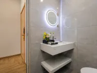 Jinchengjiang Guiyi Homestay Hotel (Hechi Vocational Education Center School) Hotels in Hechi