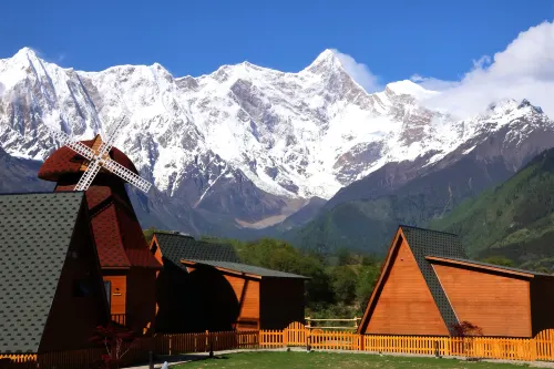 Tangxin Mountain Villa (Suosong Village) Hotel di Mainling