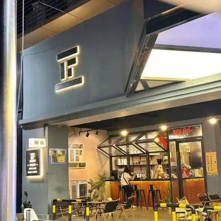 Chonpines Hotel (Xinhui Pedestrian Street)