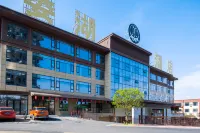 LouHu Hotel (Anshun College Anshun Louhu Ecological Park) - balcony