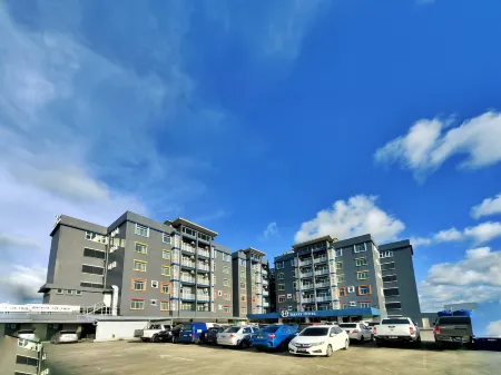 Emart Hotel (Riam) Отели рядом с достопримечательностью «IBS College»