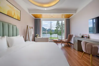 Floral Hotel·Yihu Yishu Hotel(Taiping Lake Scenic Area) Hotels near Taiping Lake