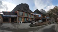 扎尕那靜靜的瑪尼石民宿
