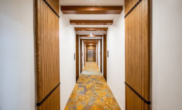 Banshan Yueshe Theme Art Holiday Hotel