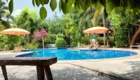 OYA   International Resort Phuket - สระว่ายน้ำส่วนตัว