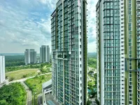 Grand Medini Residence Near Legoland by Stayrene - Parkplatz