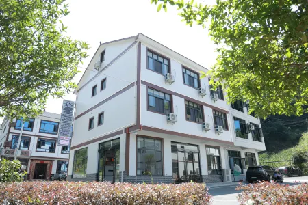 Yunmu Mountain Residential Accommodation Отели рядом с достопримечательностью «West Coast Scenic Area»